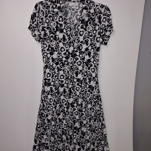 Van Heusen Dress casual button Down  for women size 2 excellent condition